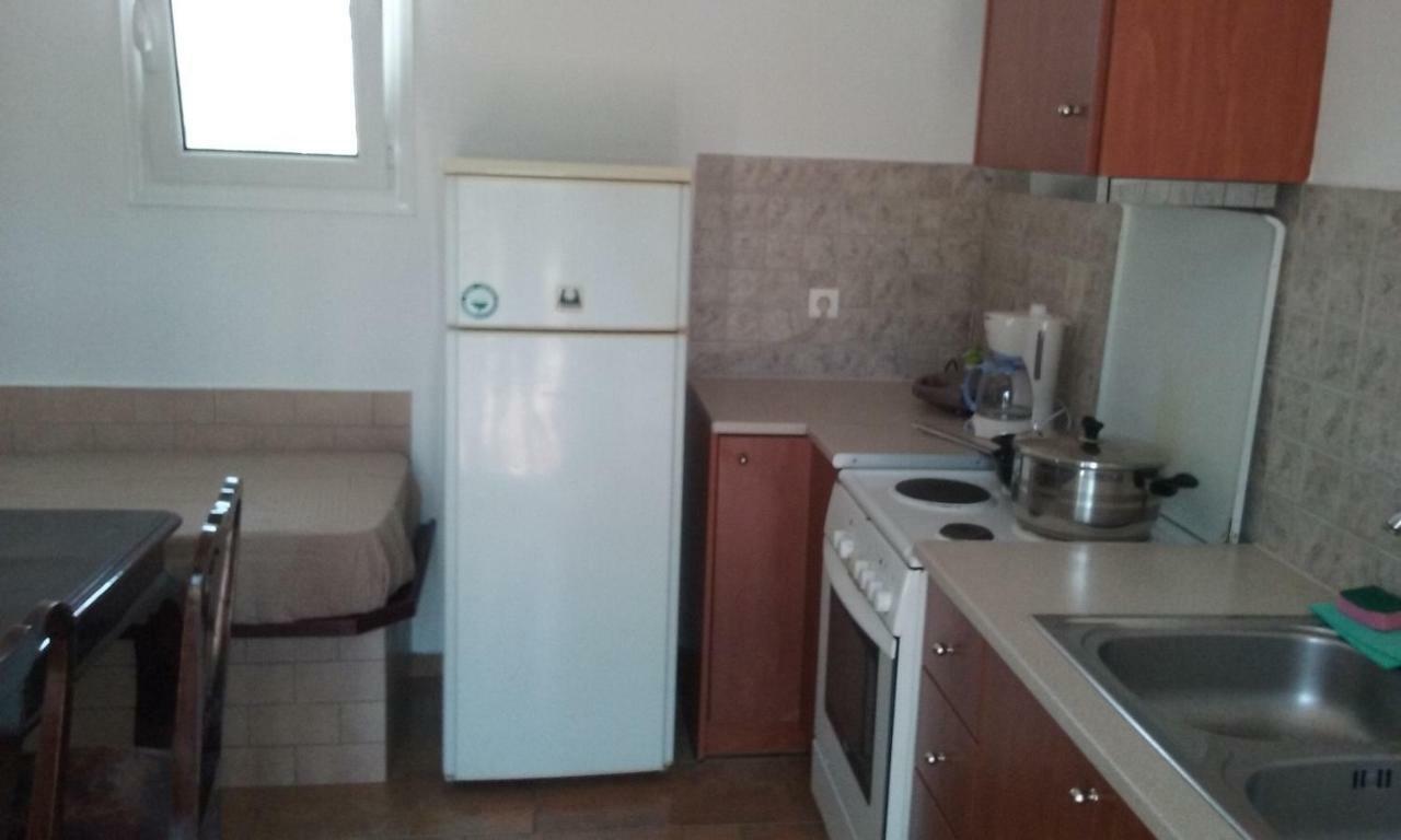 Апартаменти Studio With Tenis Court And Mini Basket Егіо Екстер'єр фото